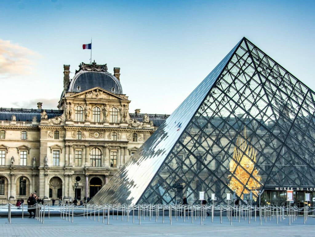 421563 visuel paris musee du louvre e1653137099476 edited