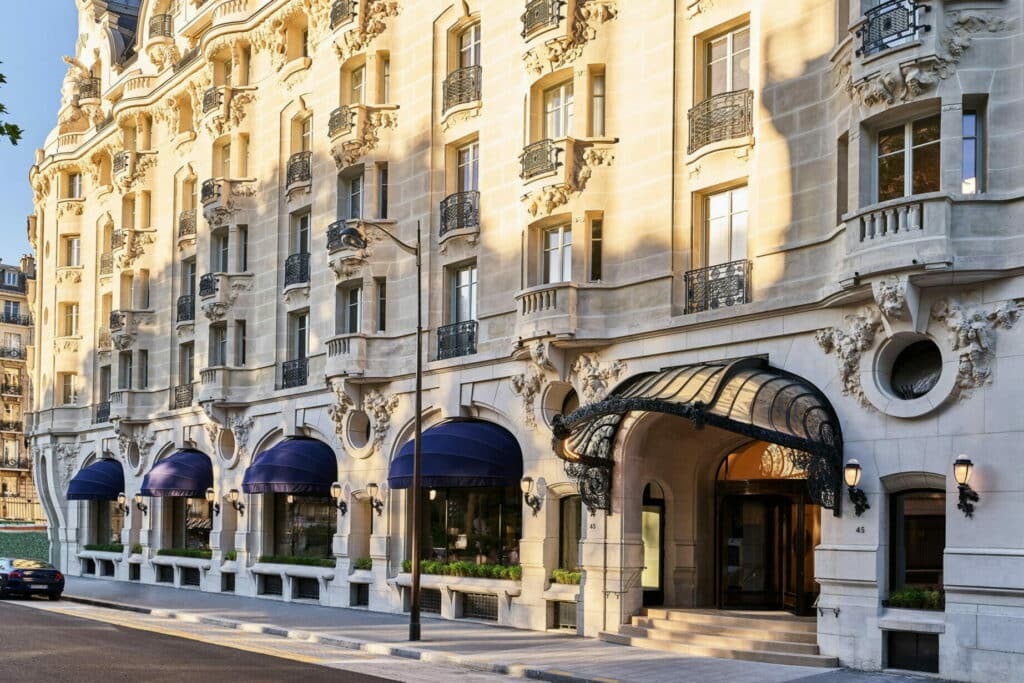 Hotel lutetia faccca7ade 3c hotellutetia edited